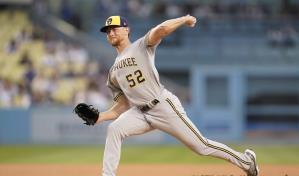 VIDEO | Milwaukee, primero en blanquear a Dodgers en su estadio este año