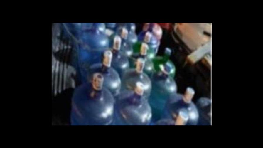 Apresan hombre con 24 botellones de clerén en Higüey, provincia La Altagracia
