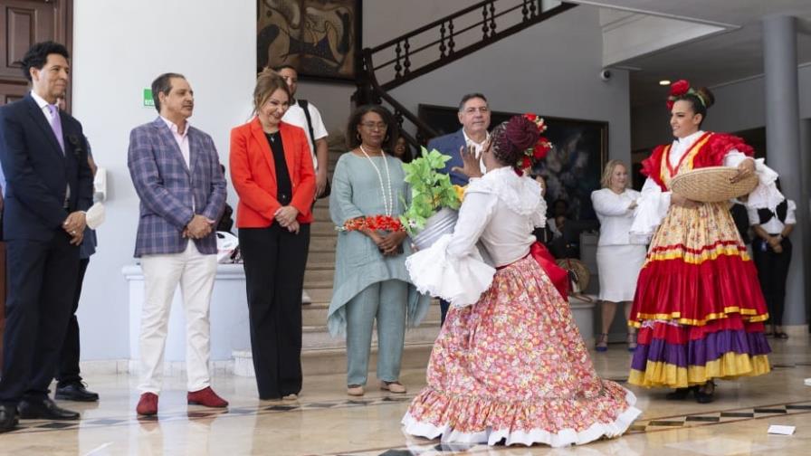 Cultura celebra a ritmo de merengue el Día Mundial del Folklore Cultura celebra a ritmo de merengue el Día Mundial del Folklore