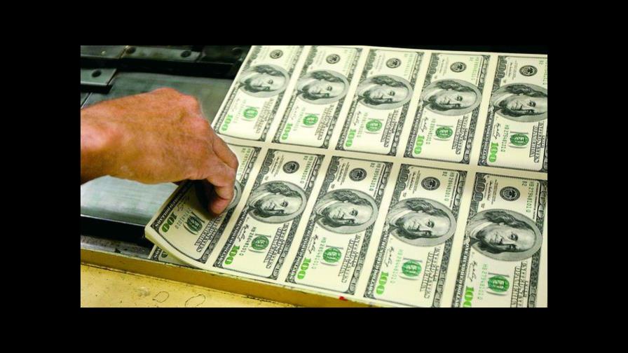 El Estado cubano comienza este martes a vender dólares estadounidenses El Estado cubano comienza este martes a vender dólares estadounidenses