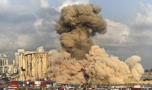 Se derrumba la cara norte de los silos de Beirut, un símbolo de la explosión