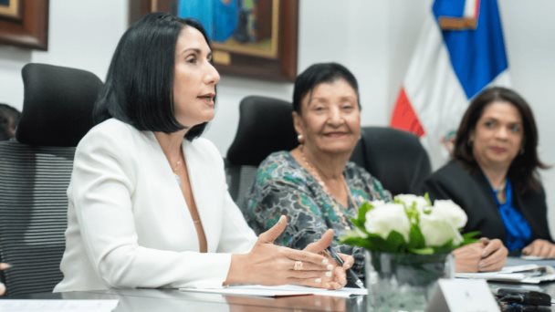 Primera dama dice falta de educación sexual influye en embarazos en adolescentes