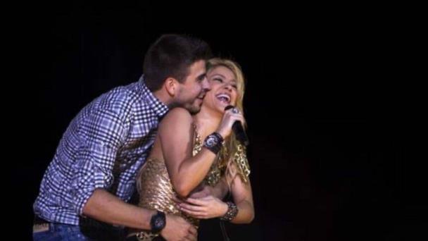 Paparazzi capta a Shakira triste y desolada tras las imágenes de Gerard Piqué besando a su actual pareja