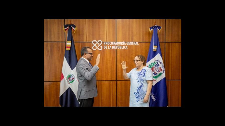 Procuradora Miriam Germán Brito juramenta nuevo inspector general del Ministerio Público Procuradora Miriam Germán Brito juramenta nuevo inspector general del Ministerio Público