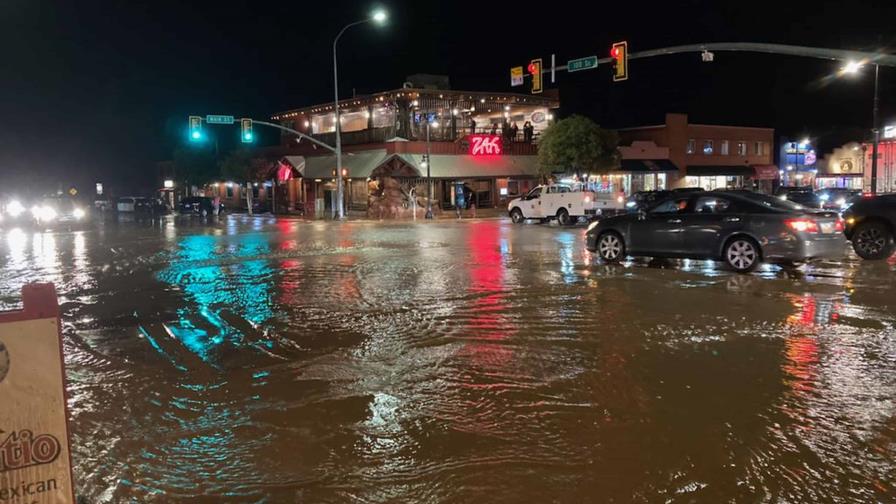 Hallan cuerpo de senderista arrastrada por inundaciones en parque de EEUU