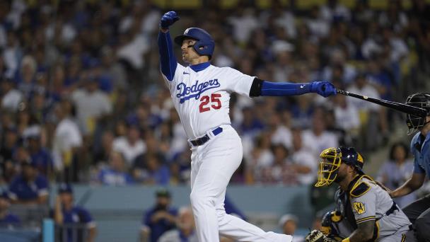 VIDEO | Dodgers responden a blanqueada: arrollan a Cerveceros 10-1