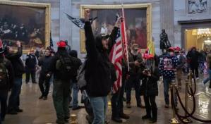 El FBI arresta a un antiguo marine por agredir a dos policías durante el asalto al Capitolio