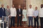Funcionarios despiden a Lisandro Macarrulla tras su renuncia como ministro