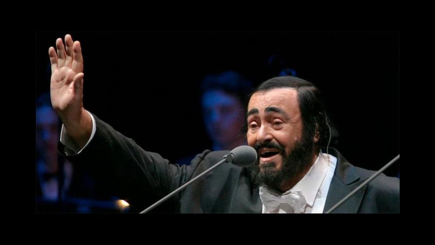 Hollywood coloca una estrella de Pavarotti 15 años después de su muerte