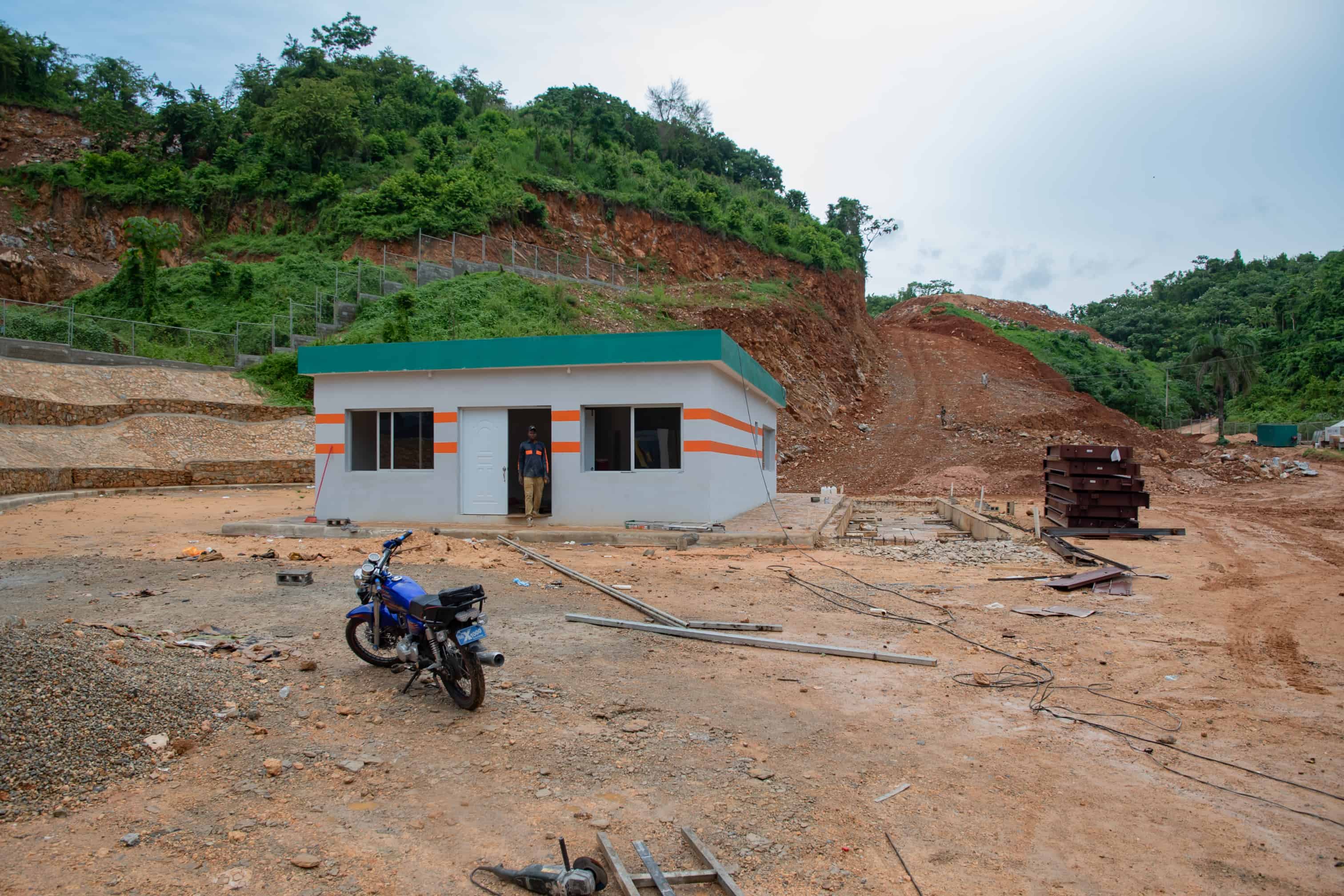 Construcción de la estación de transferencia y pesaje en el vertedero de Las Terrenas, el lunes 22 de agosto de 2022.