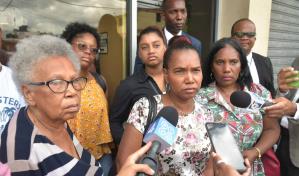 Esposa de hombre ultimado por cabo de la Digesett dice matador salió a buscarlo