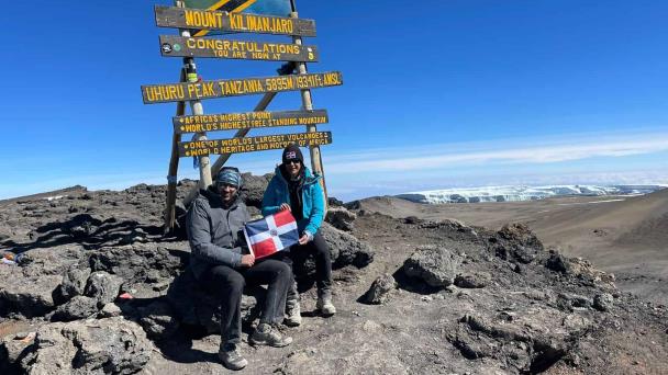 Thais Herrera a la mitad de su sueño; escaló el  Kilimanjaro