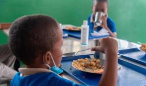Suplidores impugnan adjudicación del almuerzo escolar del Inabie