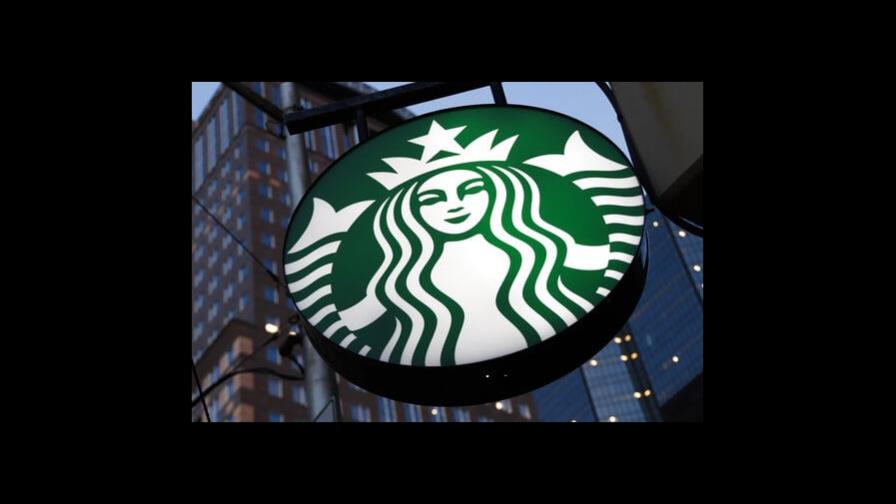 Acusan a Starbucks de violar normas laborales