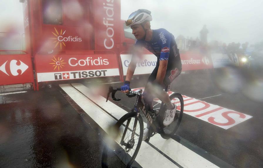 Evenepoel lidera la Vuelta, Vine gana sexta etapa
