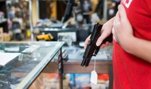 Nueva York activa ley que restringe tenencia de armas tras fallo de Corte Suprema