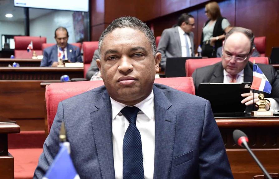 Senador confirma turba de haitianos hirió y le quitó fusil a soldado en Elías Piña 