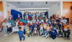 Grupo Humano lleva esperanza a San Pedro de Macor&iacute;s por el regreso a clases