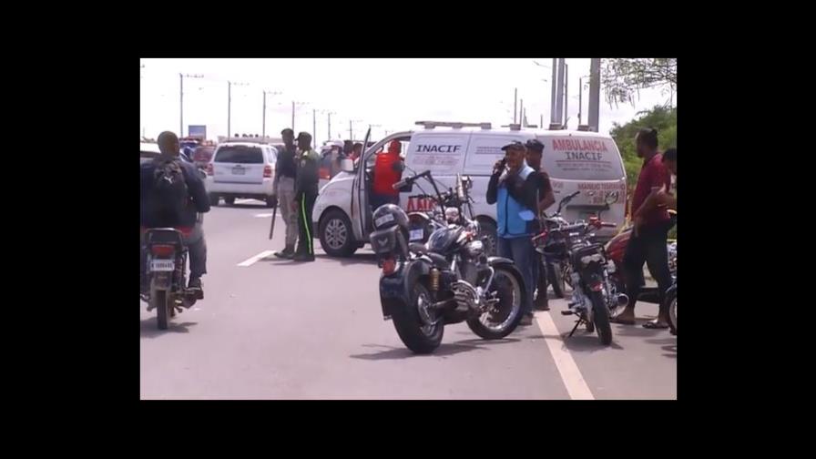 Un muerto y un herido tras yipeta chocar motorista en avenida Ecológica, SDE