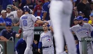 VIDEO | Azulejos sobreviven a la 9na y barren a Medias Rojas