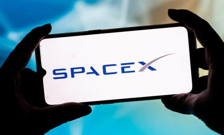 SpaceX y T-Mobile presentan plan satelital para acabar con las zonas muertas