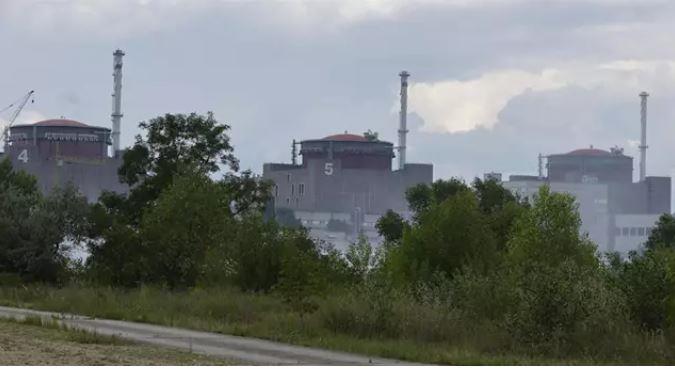 Central nuclear ocupada por Rusia fue desconectada de la red eléctrica de Ucrania