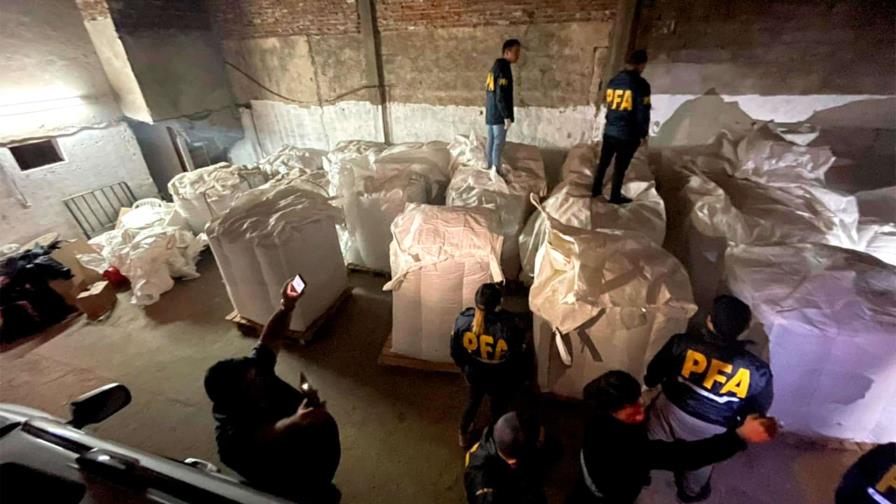 Policía argentina incauta más de 1,600 kilos de cocaína con destino a Dubái Policía argentina incauta más de 1,600 kilos de cocaína con destino a Dubái