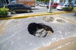 Se registra un socavón en la avenida Las Carreras de Santiago