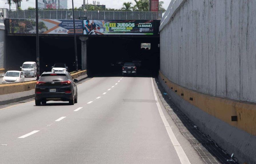 Obras Públicas repone parrillas en túnel de Las Américas