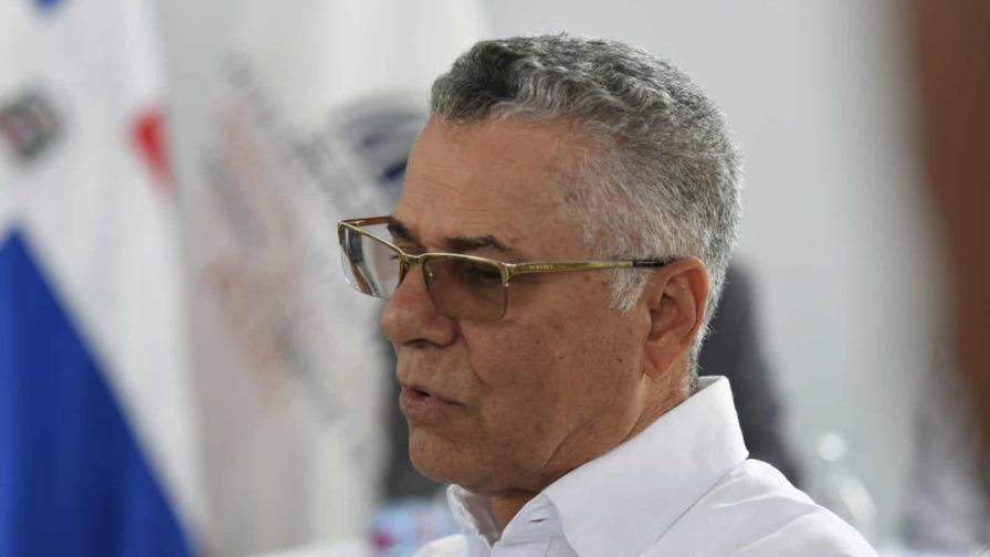 Alcalde de Santo Domingo Este anuncia compra de 29 camiones para recoger basura Alcalde de Santo Domingo Este anuncia compra de 29 camiones para recoger basura