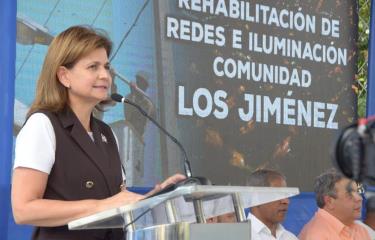 Vicepresidenta: Aumento general de salarios debe ser consensuado