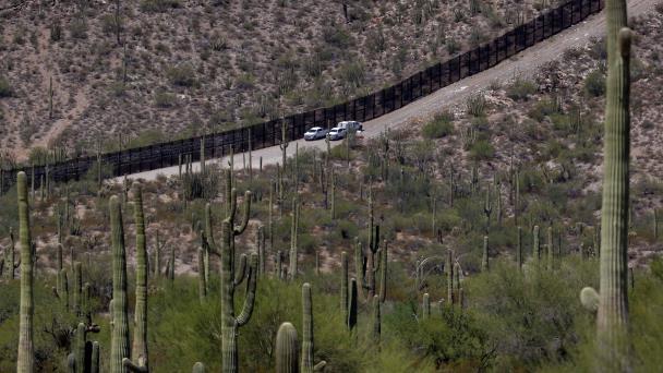 Patrulla Fronteriza rescata a dos niños migrantes en desierto