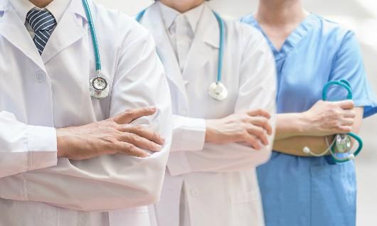 Médicos del sector privado se perciben como mano de obra barata de las ARS
