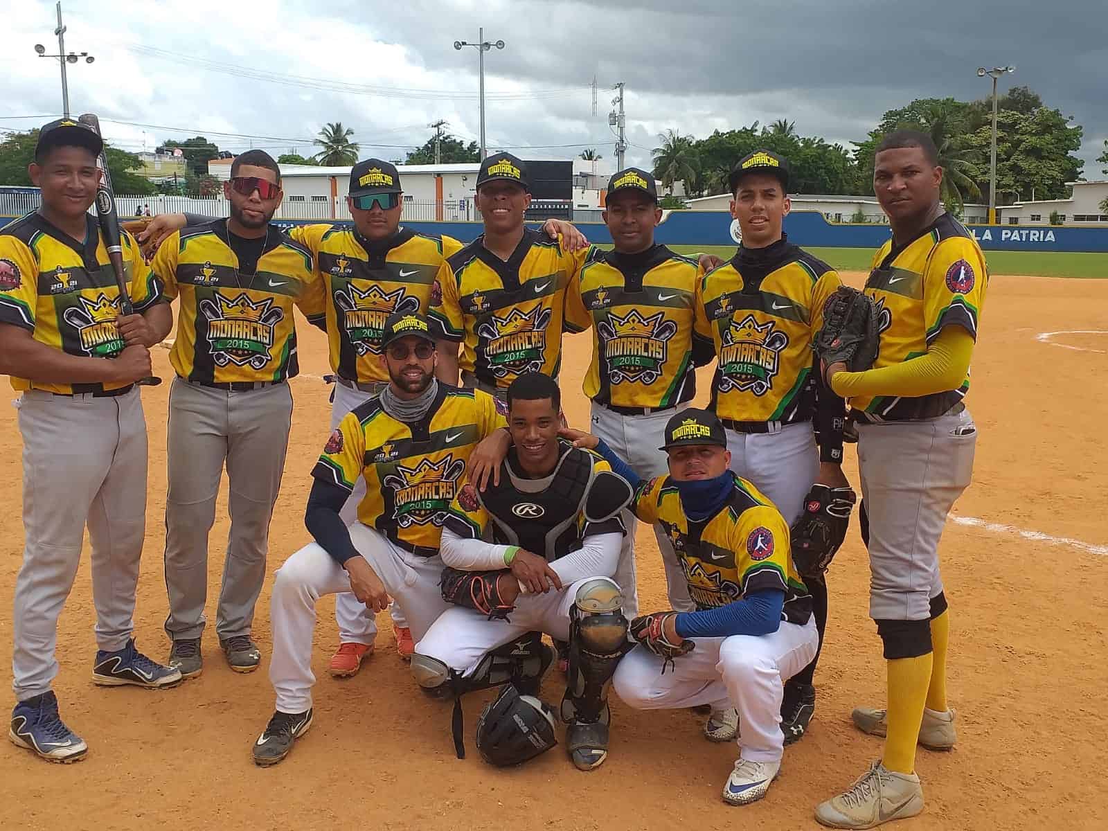 Los equipos de las promociones Jerarcas-20 y Príncipes14 se enfrentan a primera hora en el estadio de softbol del COJPD-2, en la cuarta jornada de Lisoa.