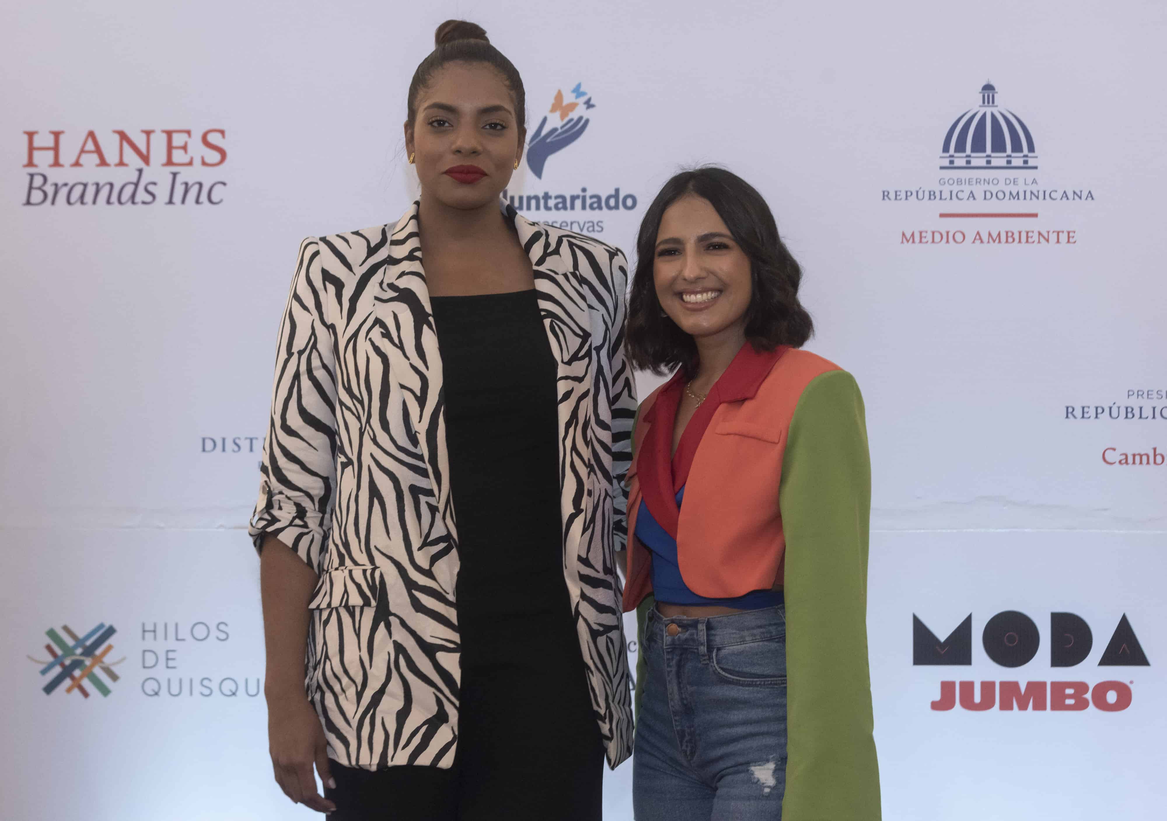 Paola Romero y Paloma de la Cruz.
