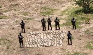 Soldados venezolanos destruyen campamento del narcotráfico en estado costero