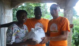 Jóvenes adventistas de RD y Nueva York realizan jornada de ayuda comunitaria en Monte Plata