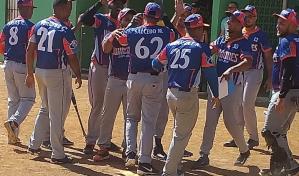 Inmortales triunfaron dos veces y lideran invictos el torneo de Lisoa de softbol
