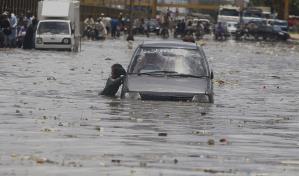 Aumentan a más de 1,200 los fallecidos en Pakistán por las inundaciones