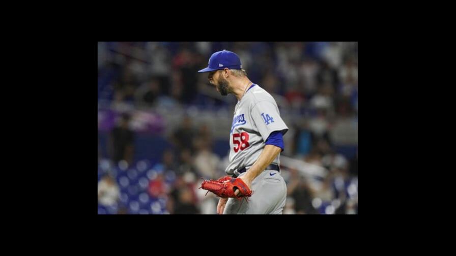 Con ayuda de Freeman, Dodgers vencen a Marlins en 10 innings Con ayuda de Freeman, Dodgers vencen a Marlins en 10 innings