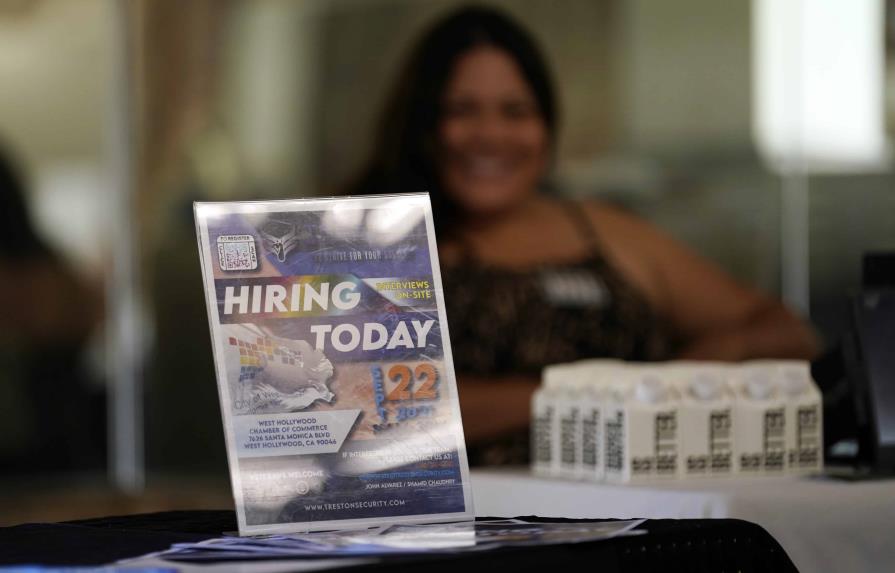 Aumentan las vacantes laborales en EEUU pese a la inflación