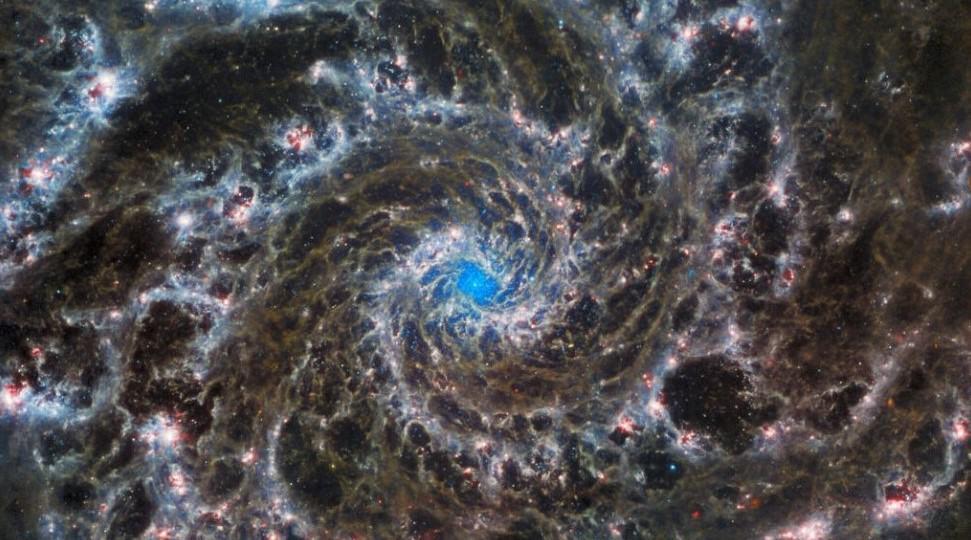 El telescopio Webb captura nuevos detalles de la Galaxia Fantasma