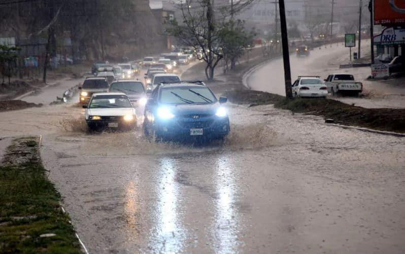 Honduras eleva a amarilla alerta en nueve departamentos por intensas lluvias