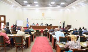 Regidores del Distrito aprueban informes de comisión de reformulación presupuestaria