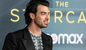 Joe Jonas revela que se retocó la cara; busca promover el cuidado de la piel entre los hombres