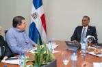 Ministro de la Presidencia se reúne con representantes de Acoprovi