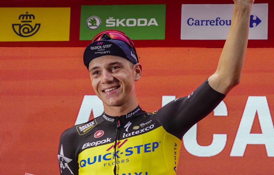 Evenepoel sigue líder, Groves gana 11ma etapa de la Vuelta
