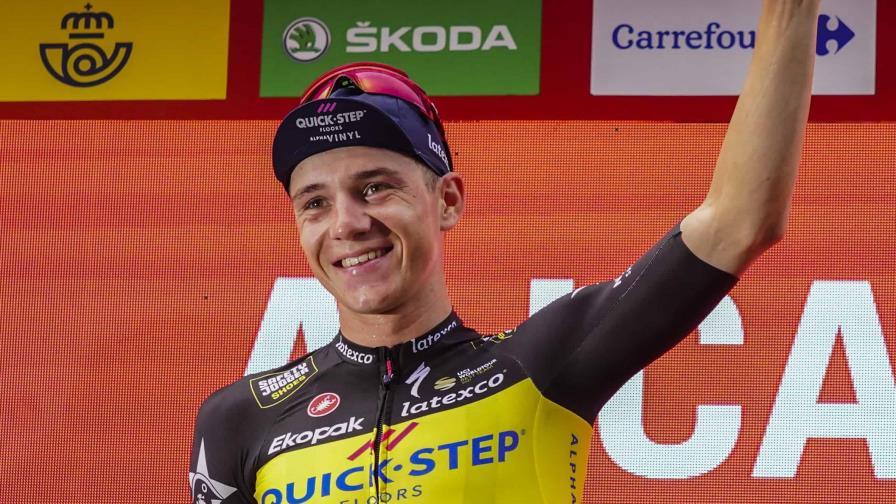 Evenepoel sigue líder, Groves gana 11ma etapa de la Vuelta