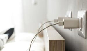 Ni&ntilde;o de cinco a&ntilde;os muere electrocutado al conectar cargador de celular en Hig&uuml;ey