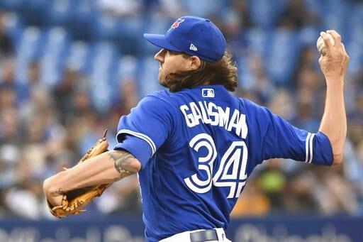 Teoscar y Guerrero Jr., aportan jonrones a triunfo de los Azulejos sobre Cachorros